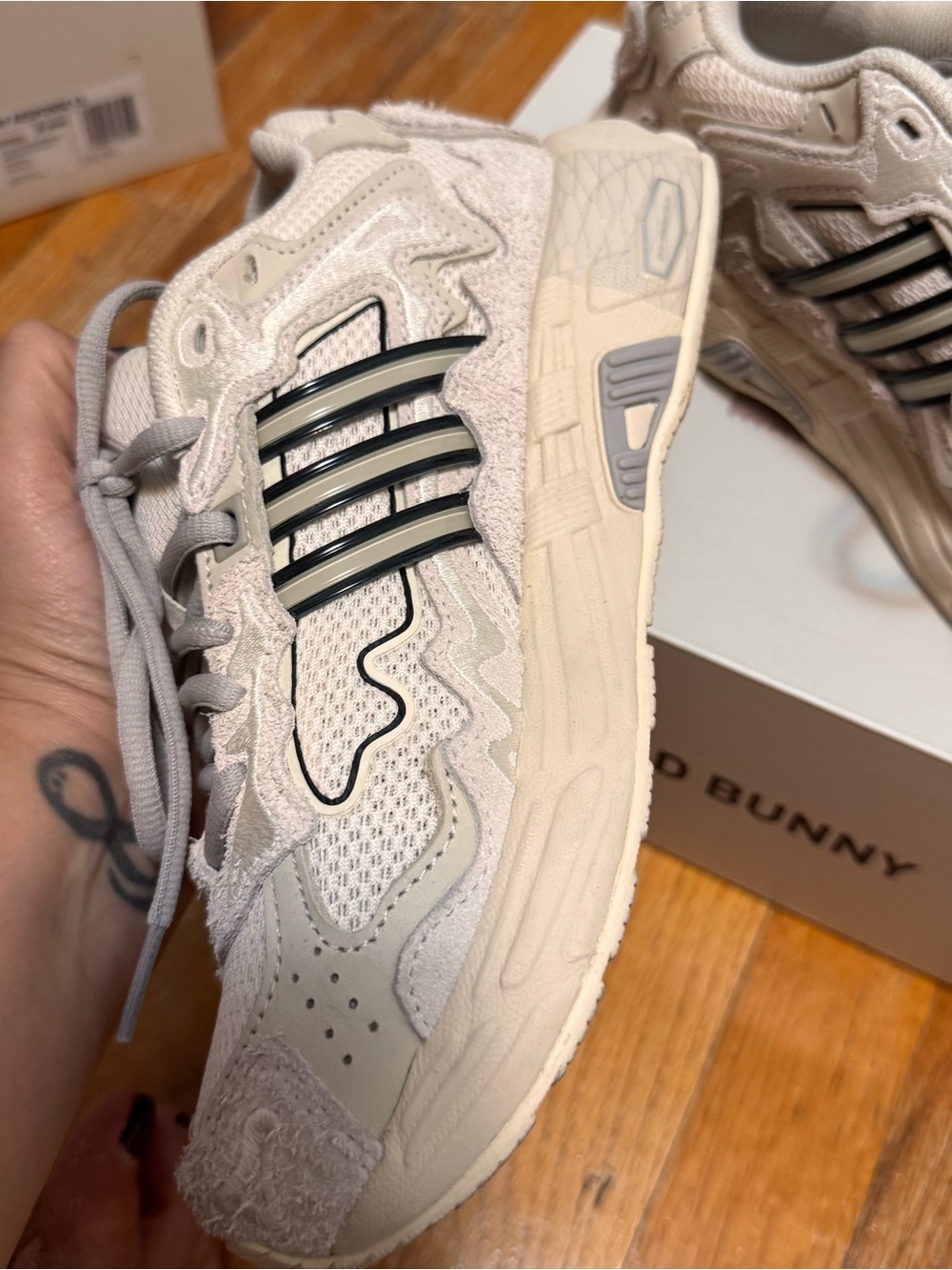 adidas Bad Bunny Response CL Shoe Box - White & Black - Picture 6 of 8